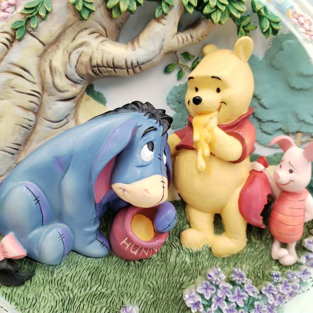 Winnie the Pooh Bradford Exchange 3D Plate Nobody Can Be Uncheered With A Balloo - Picture 2 of 6